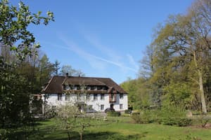 thumbnail: Front of property