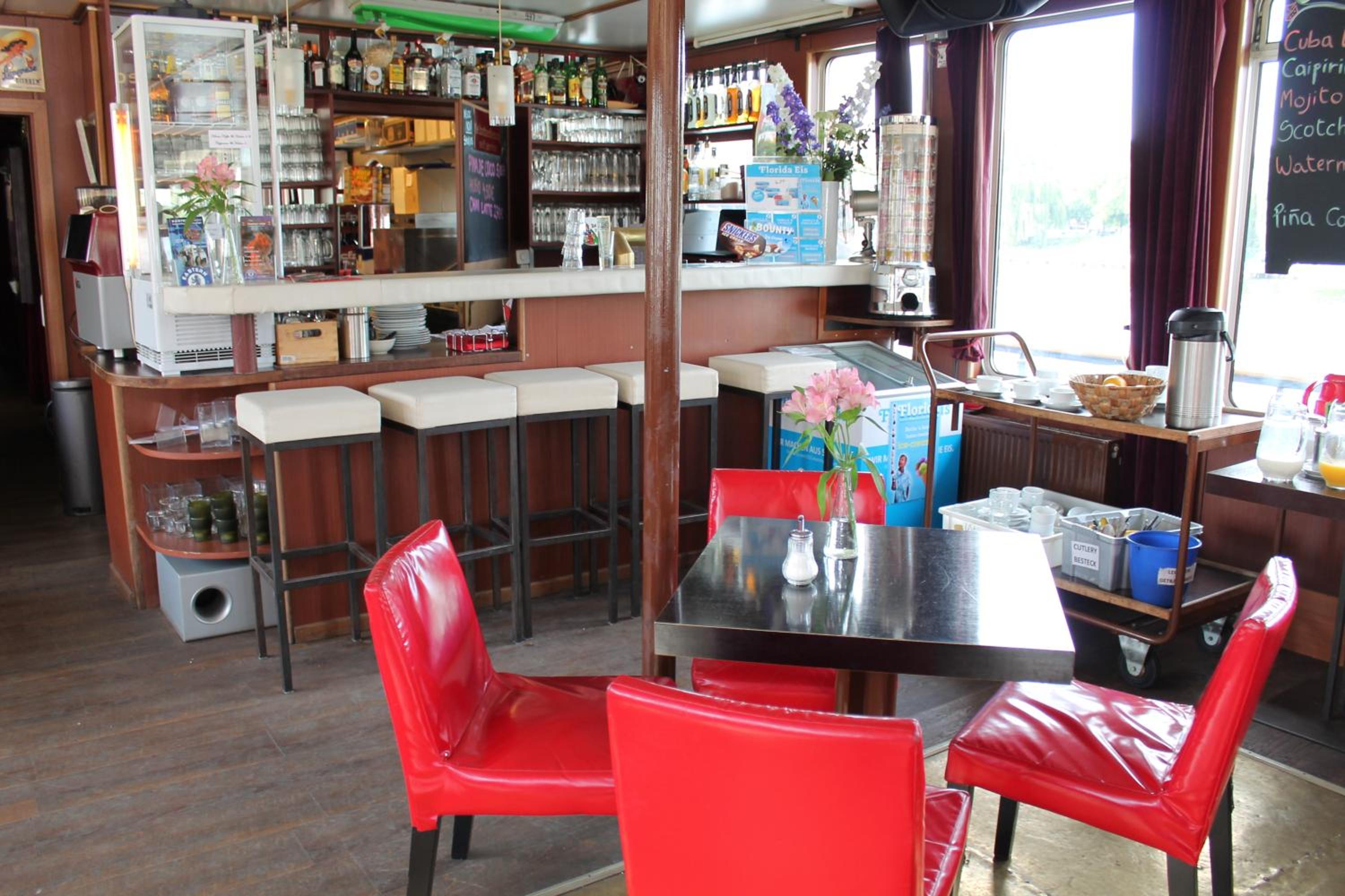 Restaurant-cafeteria