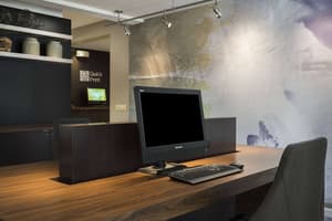 thumbnail: Business center