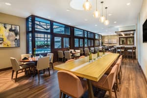 thumbnail: Restaurant