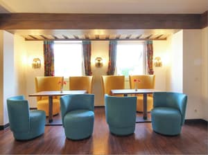 thumbnail: Interior entrance