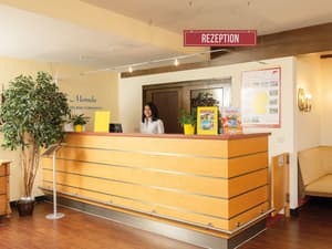 thumbnail: Reception