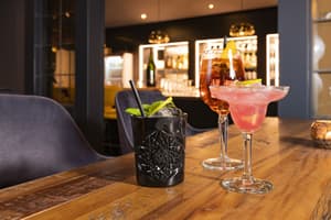 thumbnail: Bar (on property)
