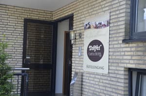 thumbnail: Property entrance