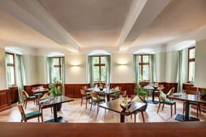 thumbnail: Breakfast area