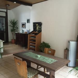 thumbnail: Breakfast area