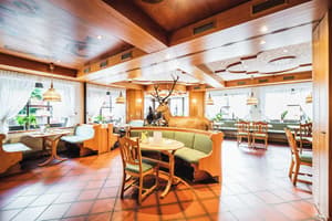 thumbnail: Bar (on property)