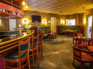 thumbnail: Bar (on property)