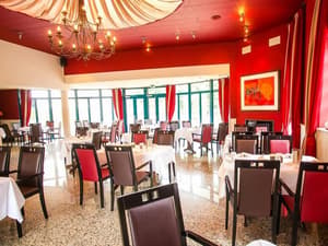 thumbnail: Restaurant
