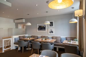 thumbnail: Restaurant