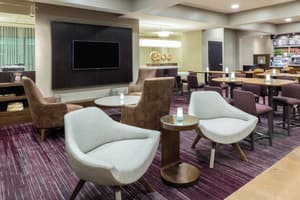 thumbnail: Lobby lounge