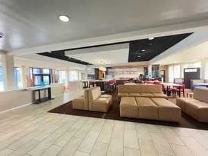 thumbnail: Lobby sitting area