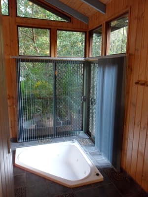 thumbnail: Jetted tub
