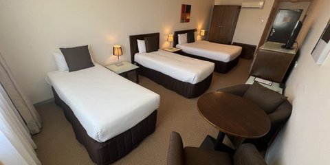 Deluxe Family Room