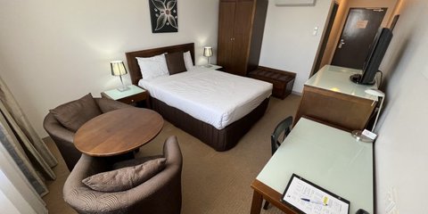 Deluxe Queen Room
