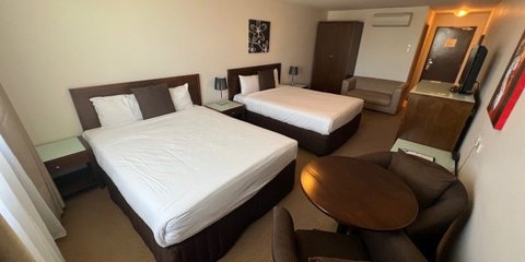 Deluxe Twin Queen Suite