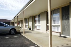 thumbnail: Front of property