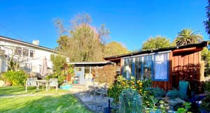 thumbnail: Front of property
