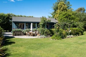thumbnail: Garden view