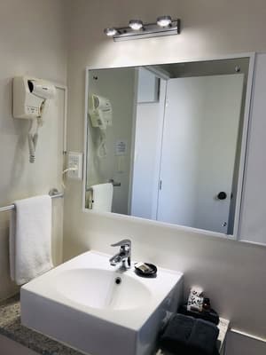 thumbnail: Bathroom sink