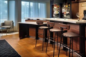 thumbnail: Bar (on property)