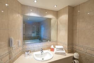 thumbnail: Bathroom amenities