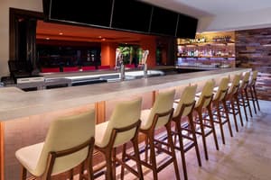 thumbnail: Bar (on property)