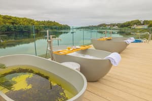 thumbnail: Outdoor spa tub
