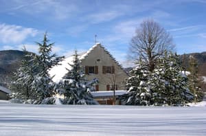 thumbnail: Front of property