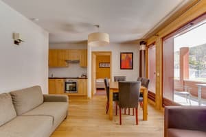 thumbnail: In-room dining