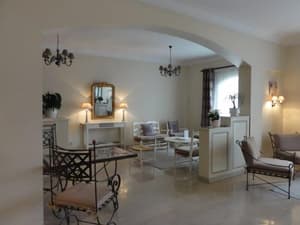 thumbnail: Lobby sitting area