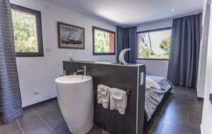 thumbnail: Bathroom sink