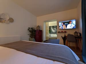 thumbnail: Interior