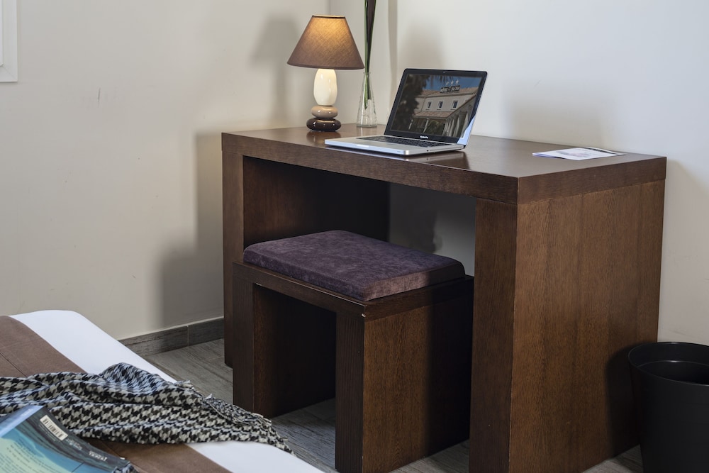 In-room business center