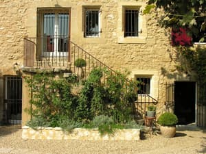 thumbnail: Front of property