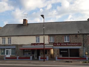 thumbnail: Front of property