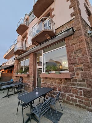 thumbnail: Exterior