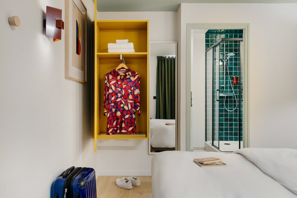 Room amenity