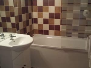 thumbnail: Deep soaking bathtub