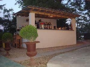 thumbnail: Bar (on property)