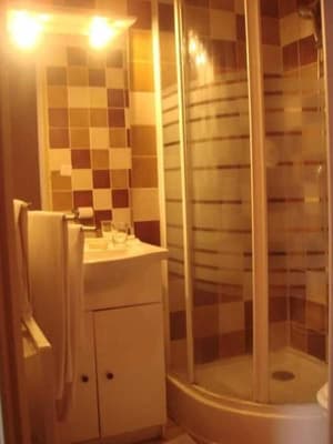 thumbnail: Bathroom shower