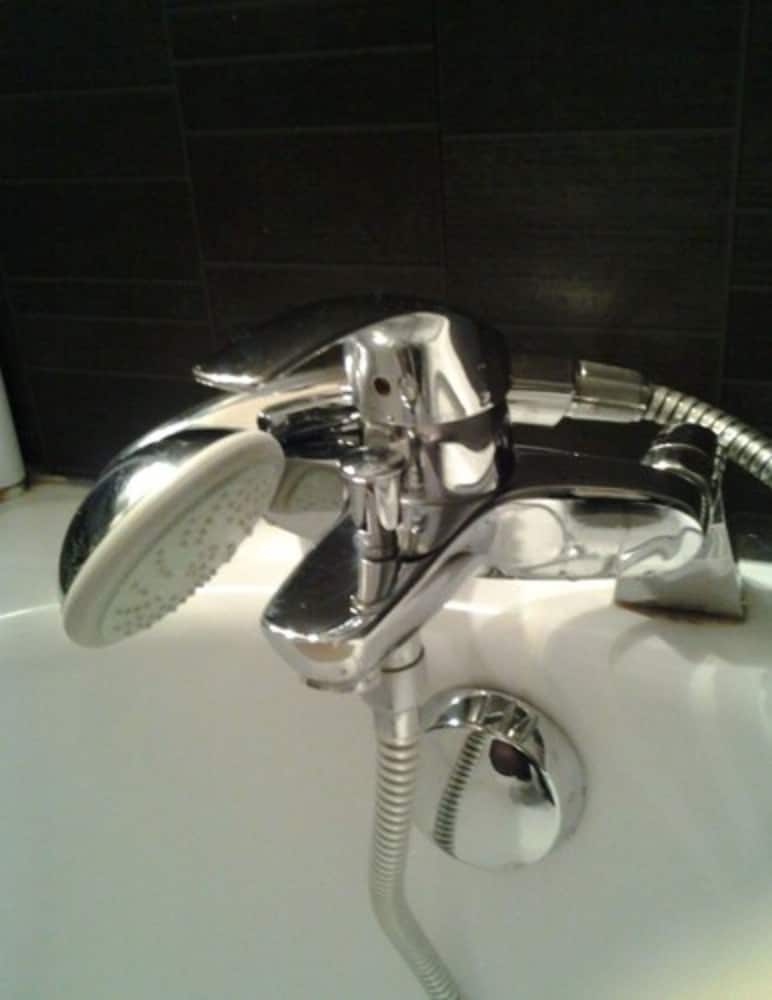 Deep soaking bathtub