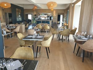 thumbnail: Restaurant