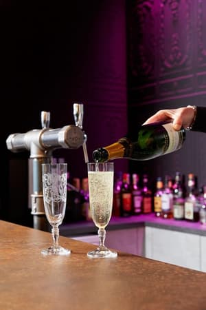 thumbnail: Bar (on property)
