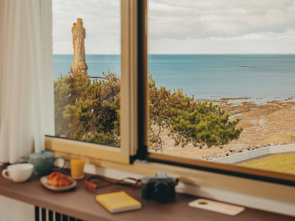 Beach/ocean view