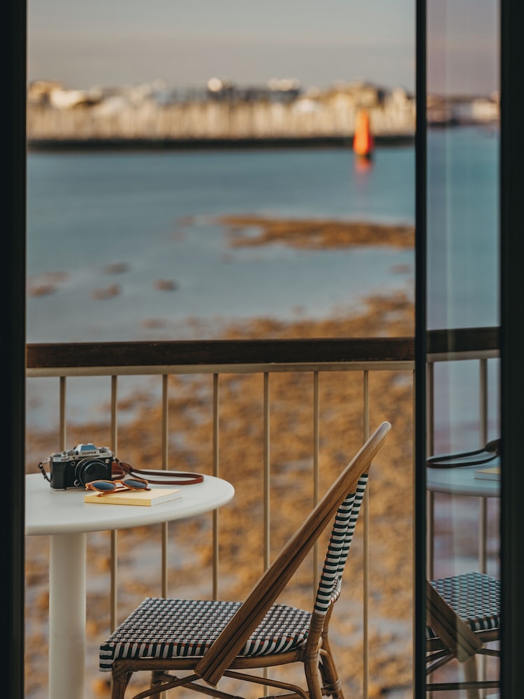 Beach/ocean view