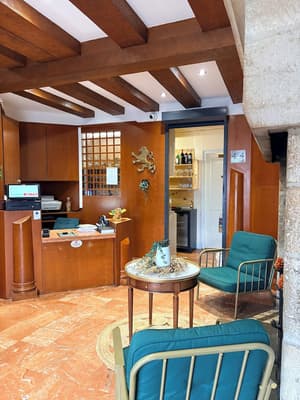 thumbnail: Reception