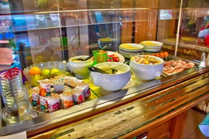 thumbnail: Restaurant