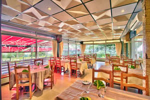 thumbnail: Restaurant