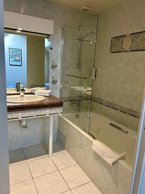 thumbnail: Bathroom
